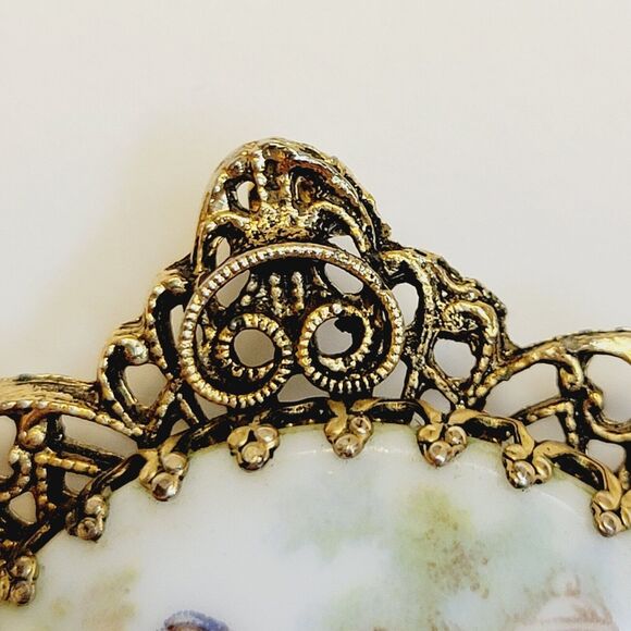 Vintage Fragonard Porcelain Cameo Courting Scene Gold Tone Brooch Pin Pendant - Picture 10 of 10